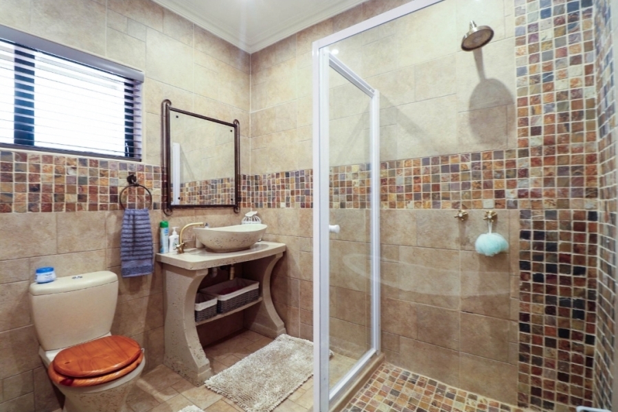 5 Bedroom Property for Sale in Protea Park North West